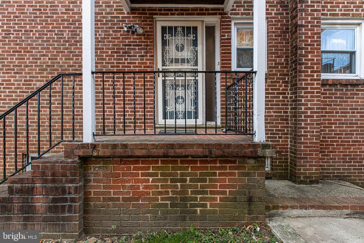 714 Thirty Eighth Street - Photo 1