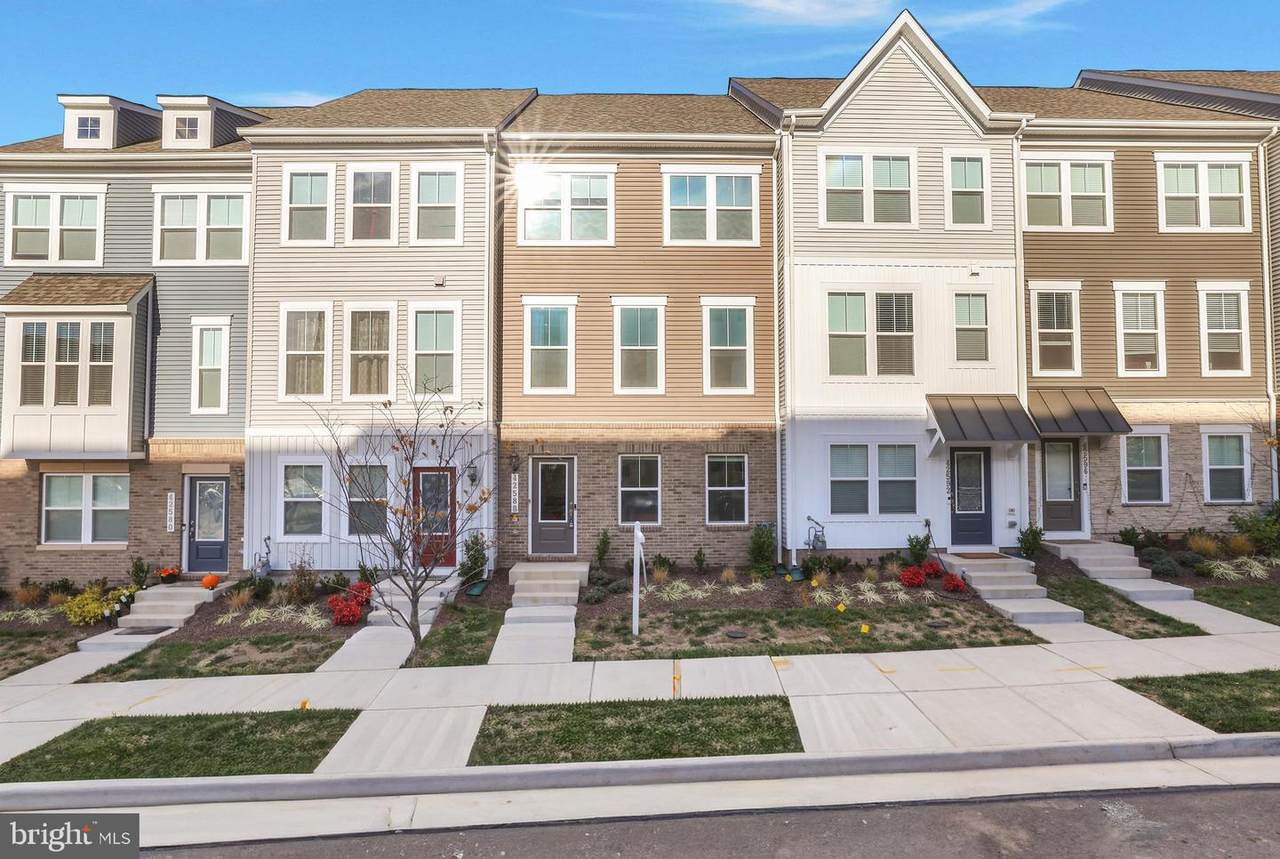 42588 Pitlochry Terrace - Photo 1