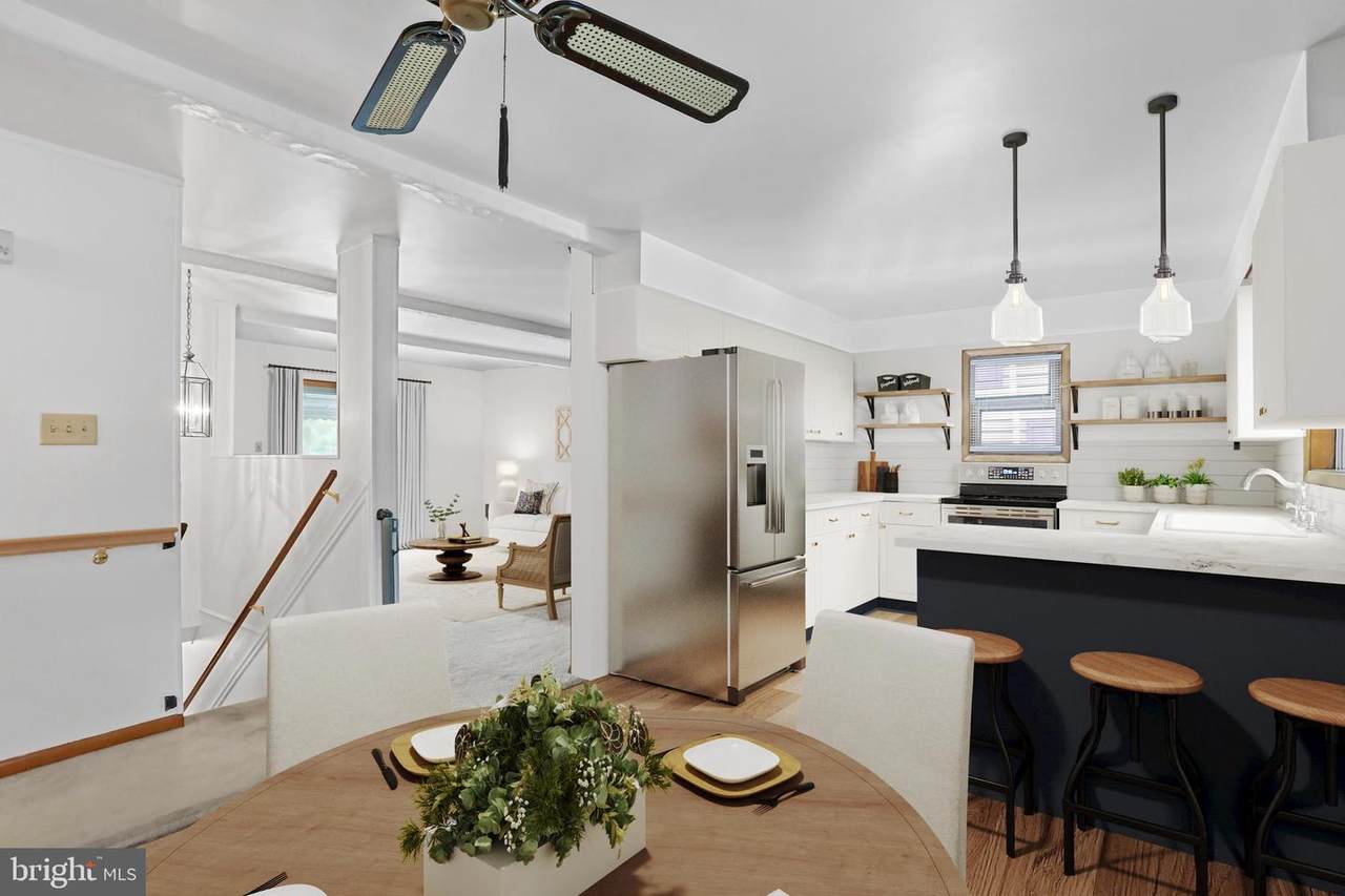 302 Sunset Avenue - Photo 1