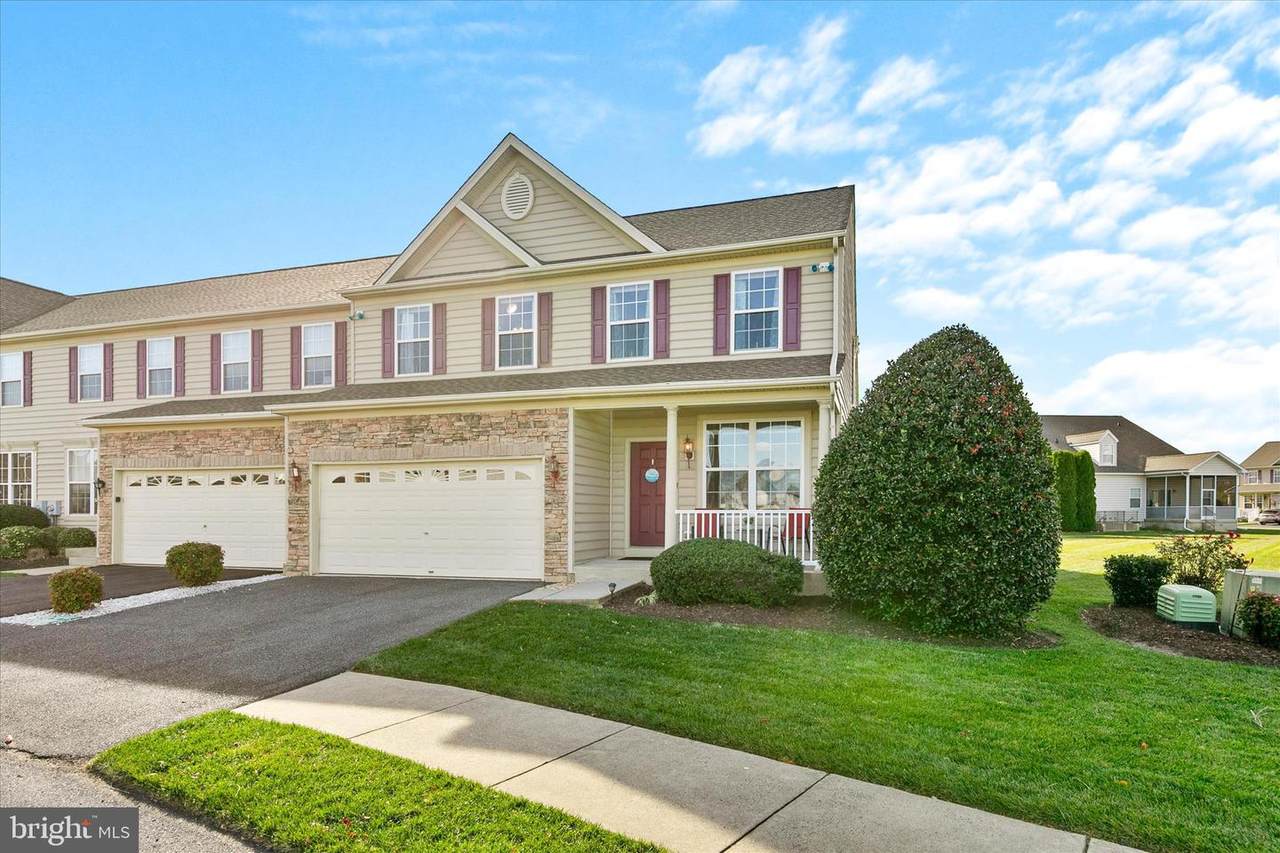 33568 Westgate Circle - Photo 1