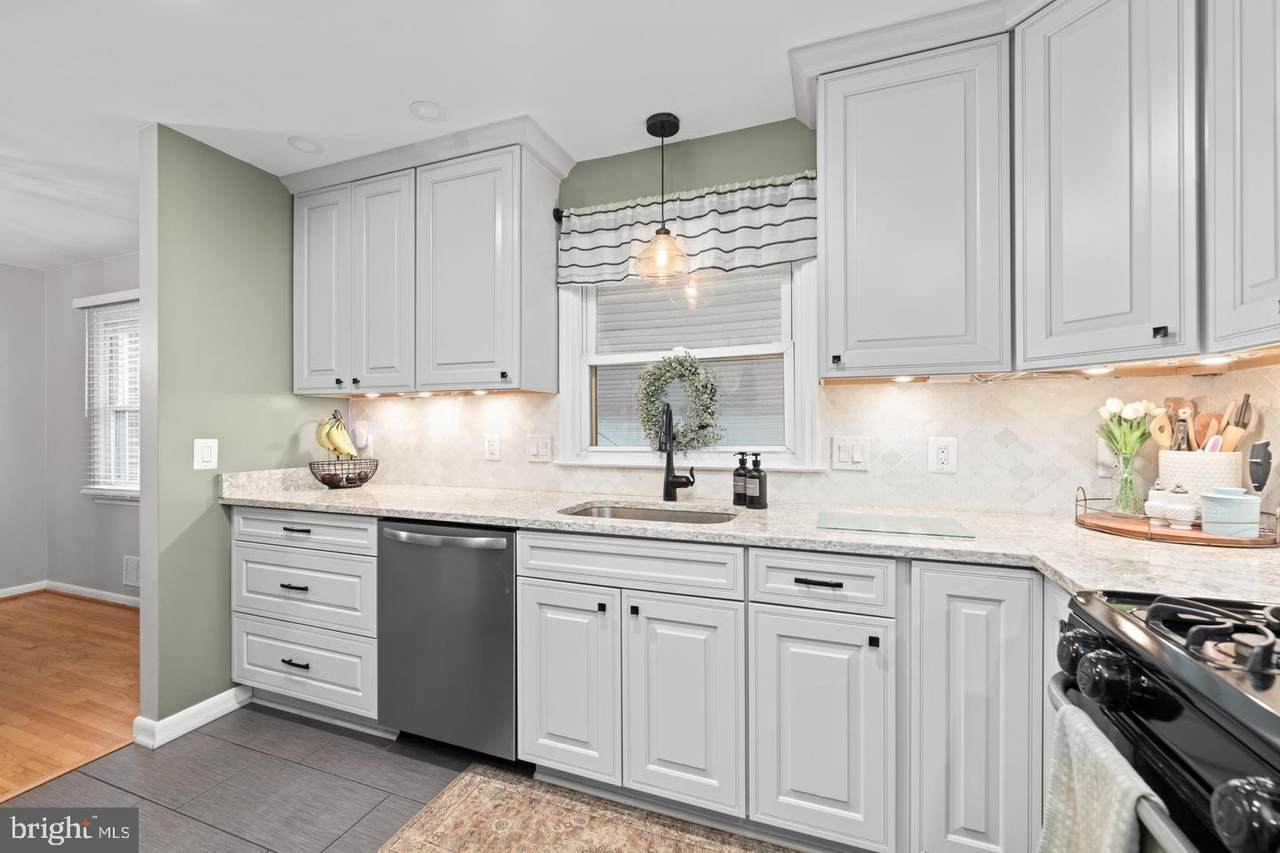 10306 Greenside Drive - Photo 1