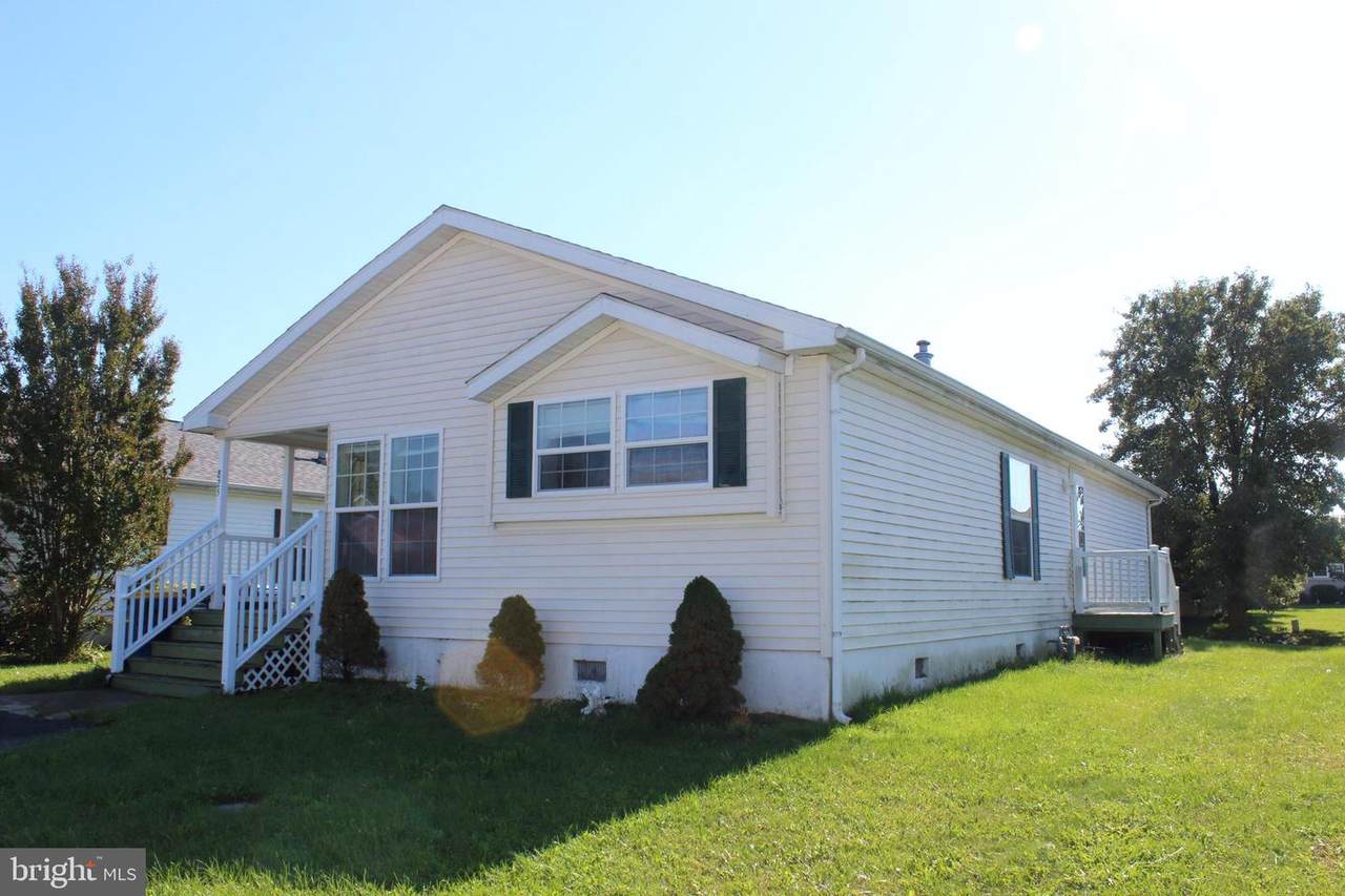 825 Stella Street - Photo 1
