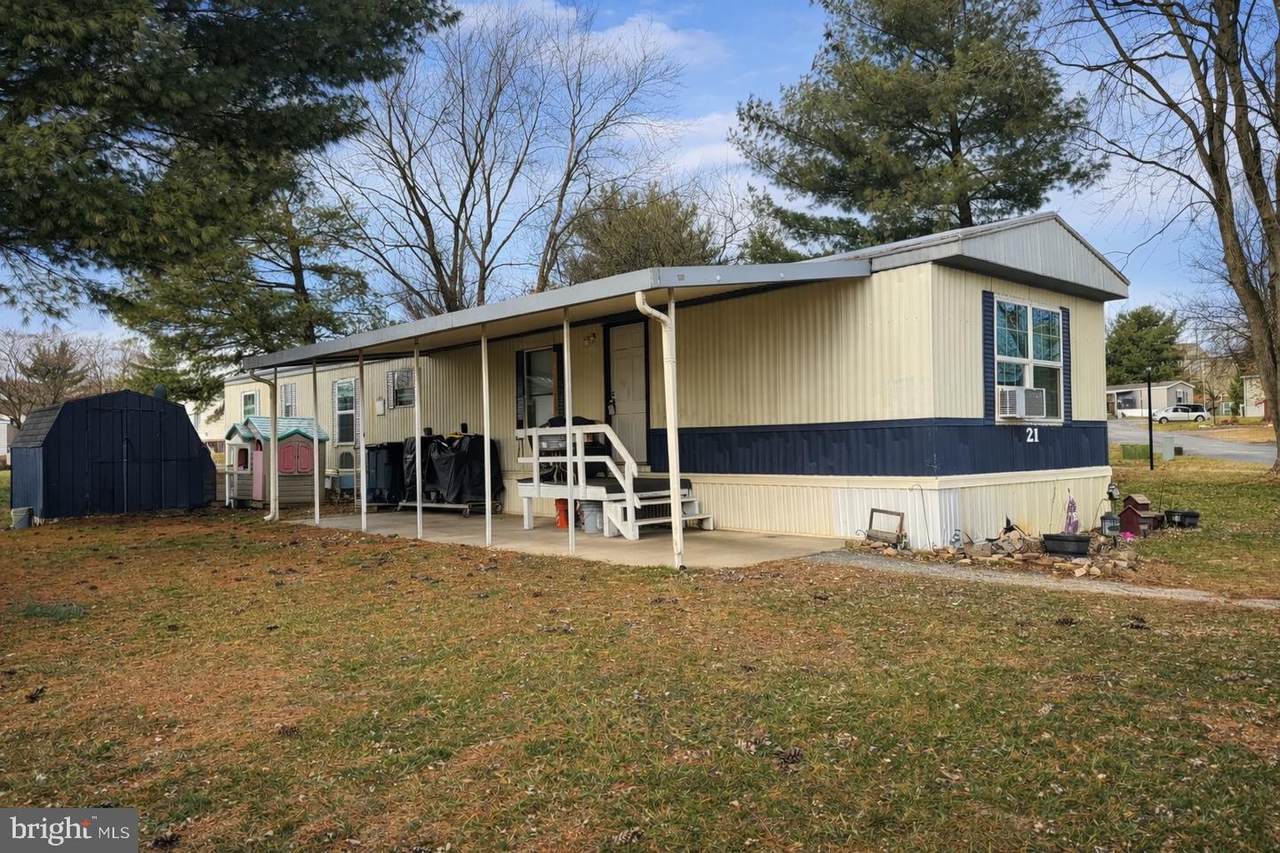 21 Willow Tree Lane - Photo 1