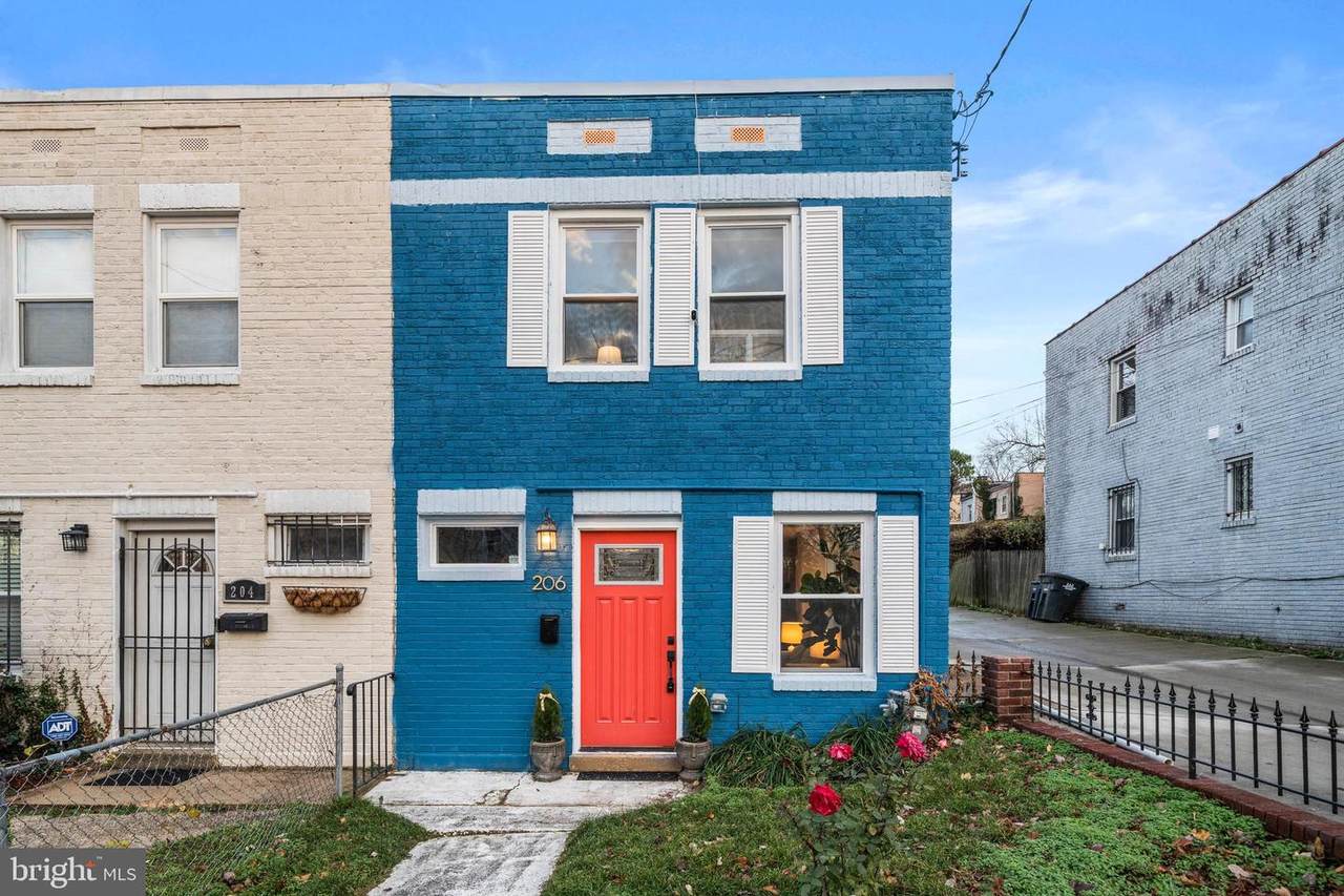 206 34TH Street - Photo 1