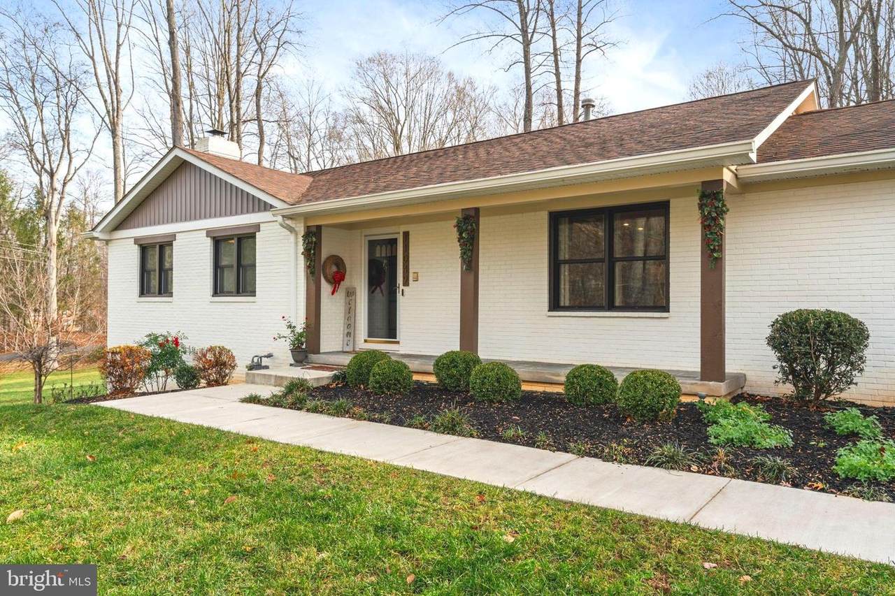 11049 Newood Drive - Photo 1