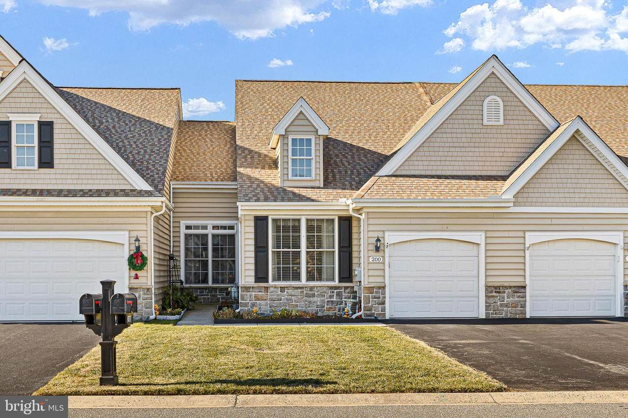 200 Spring Meadow Drive - Photo 1