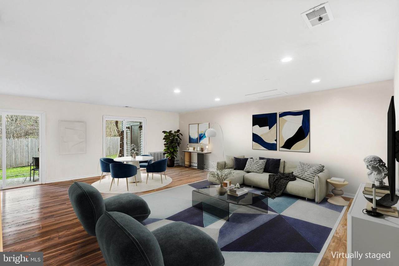 302 Bromley Est - Photo 1