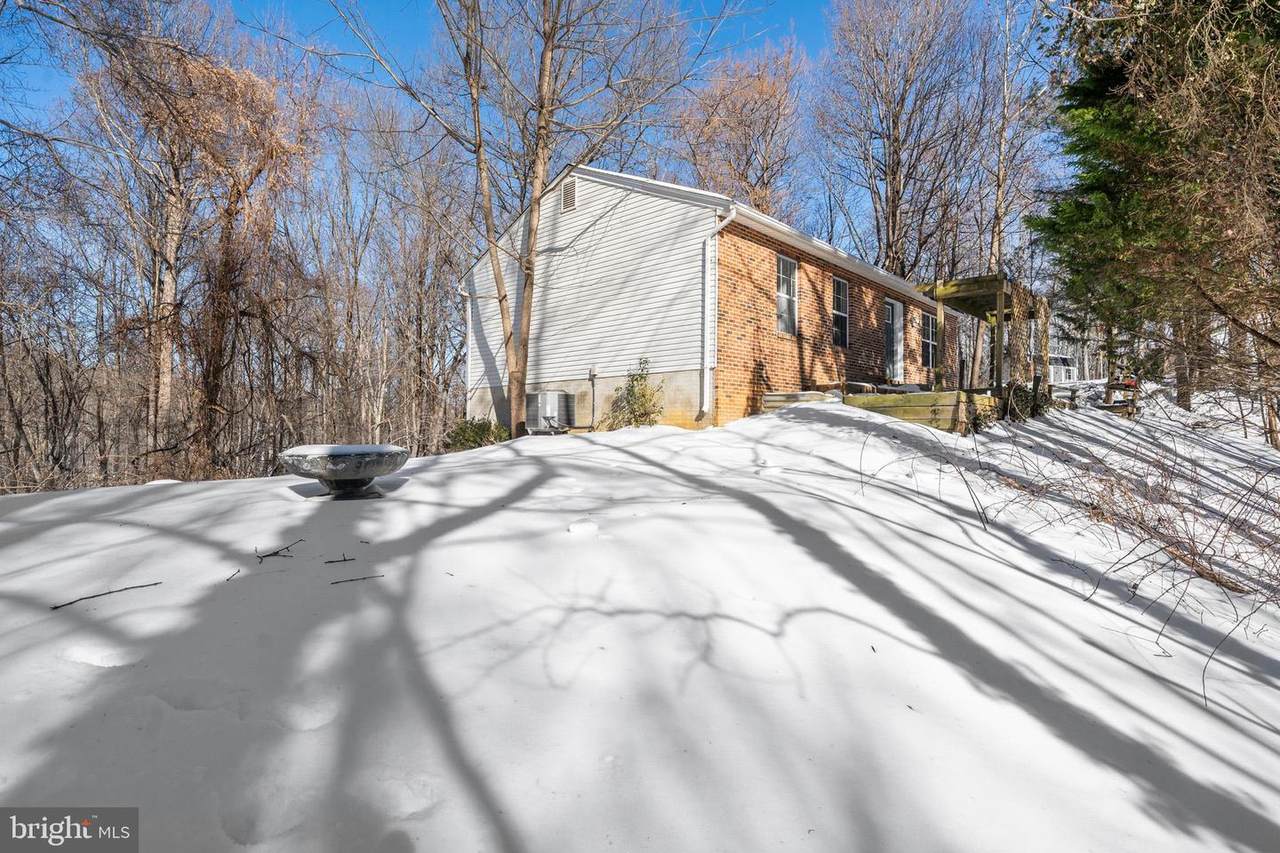 9550 Side Drive - Photo 1