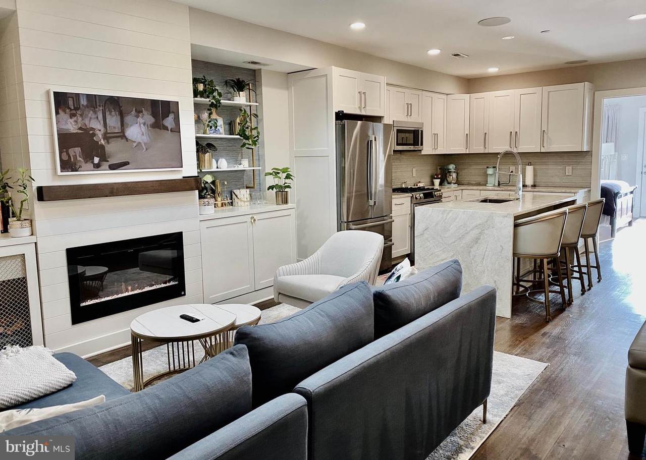 711 Jackson Street - Photo 1