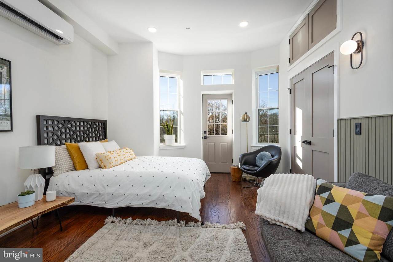 1613 33RD Street - Photo 1