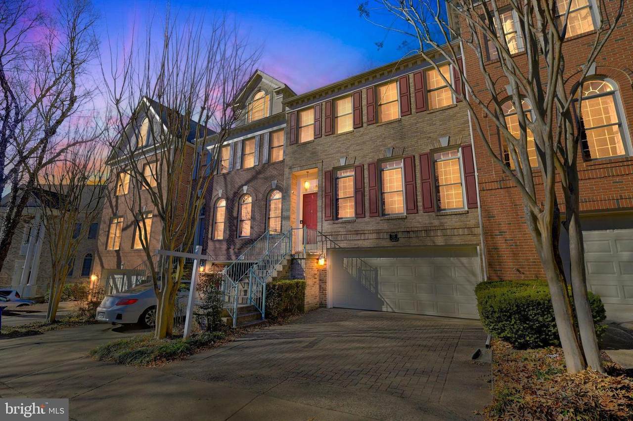 128 Rees Place - Photo 1