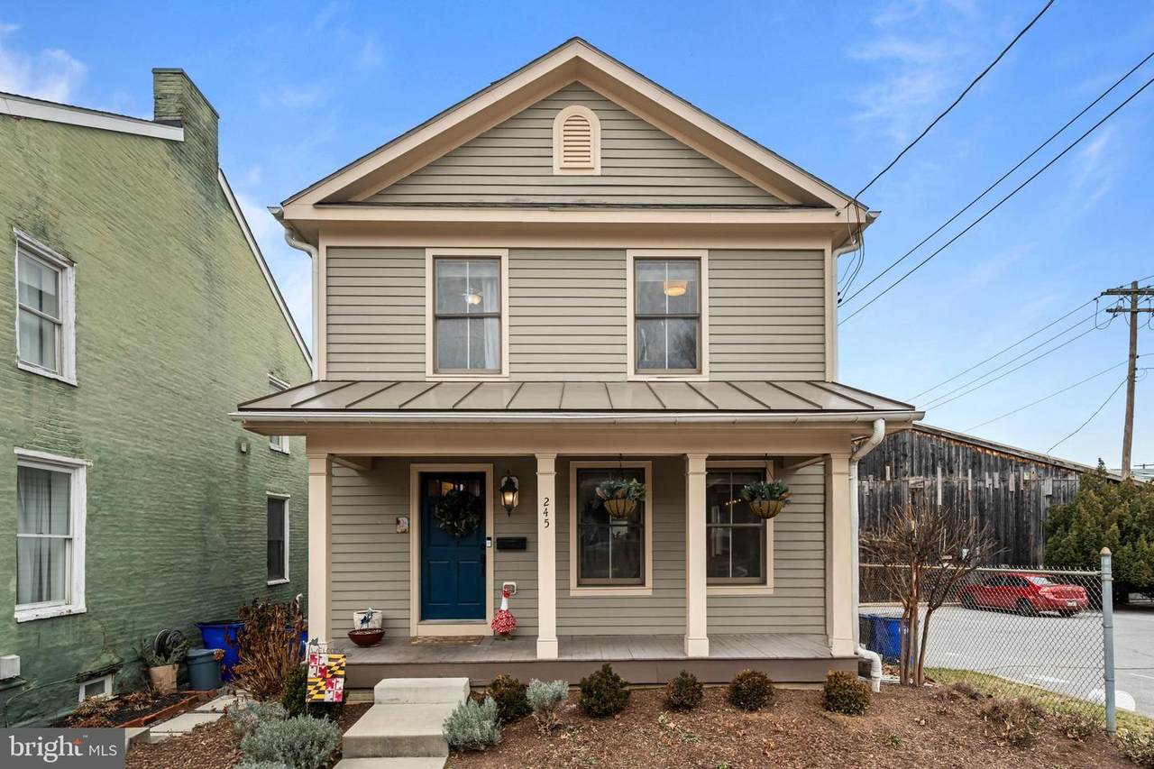 245 6TH Street - Photo 1