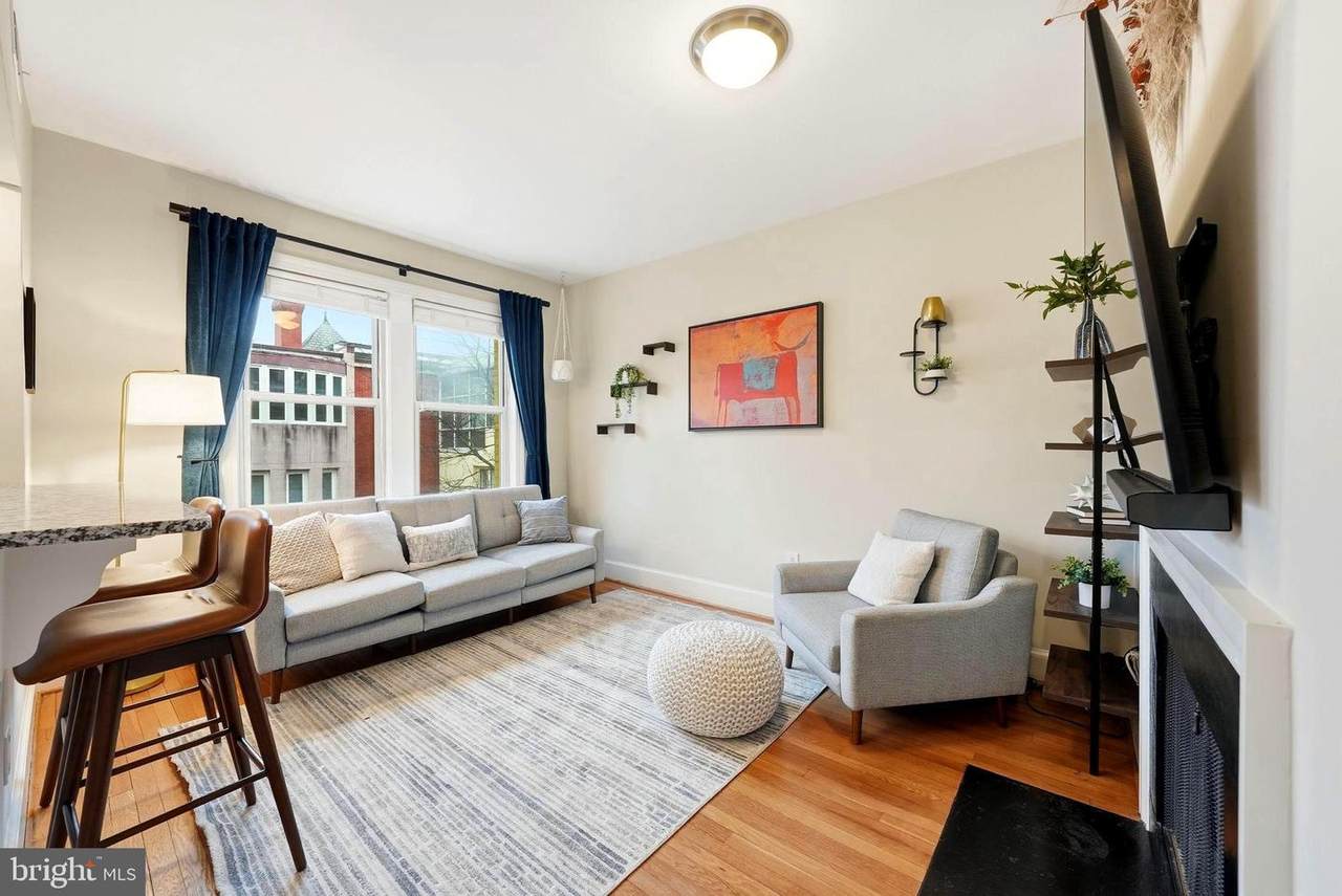 18 9TH Street - Photo 1