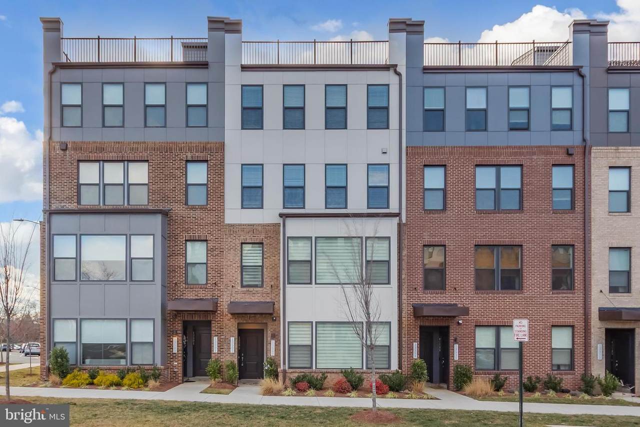 13505 Sayward Boulevard - Photo 1