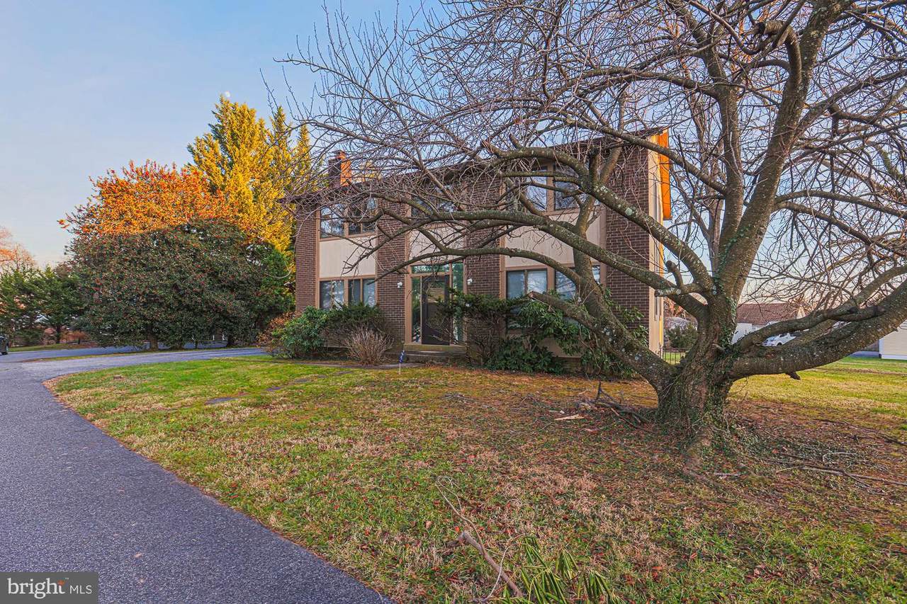 7617 7 MILE Lane - Photo 1