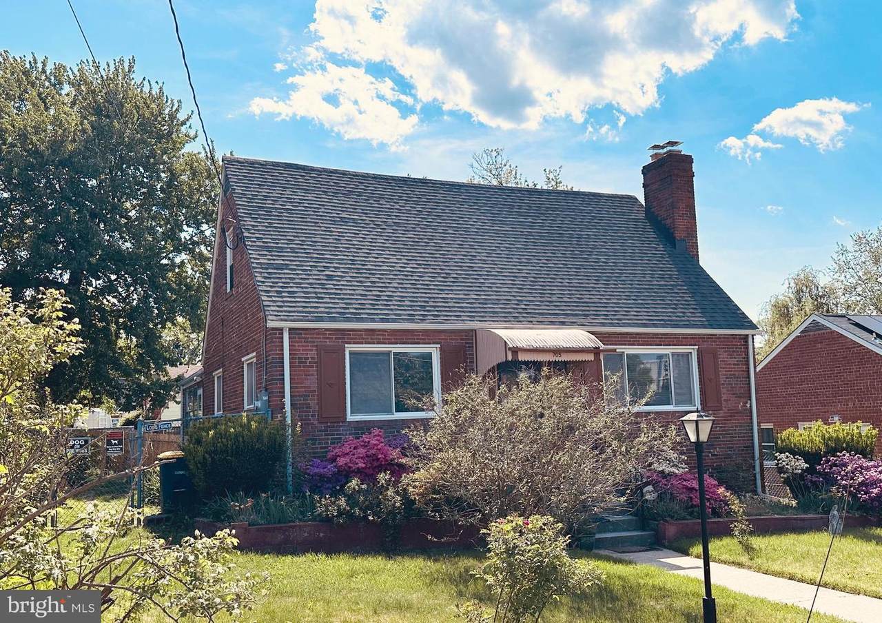705 Somerset Place - Photo 1