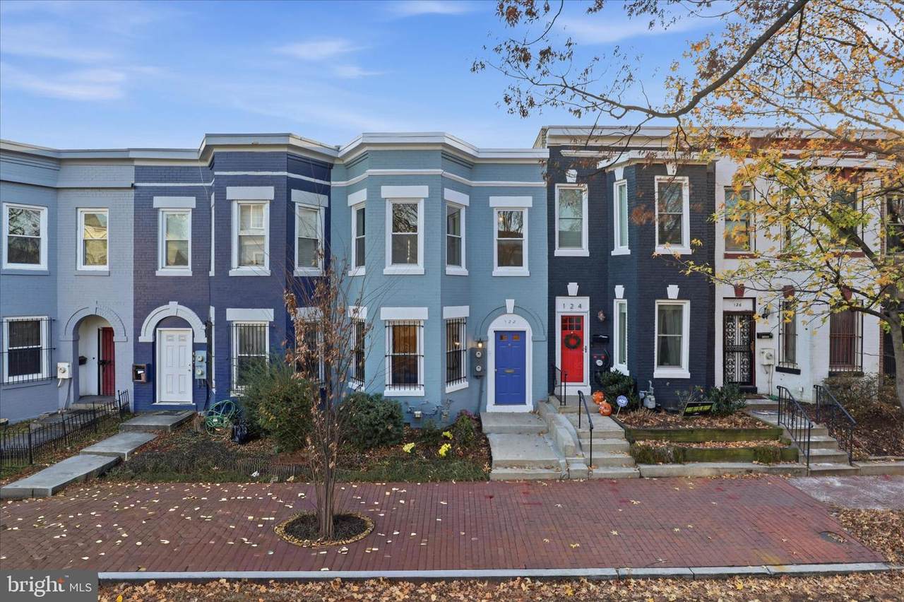 122 Bates Street - Photo 1