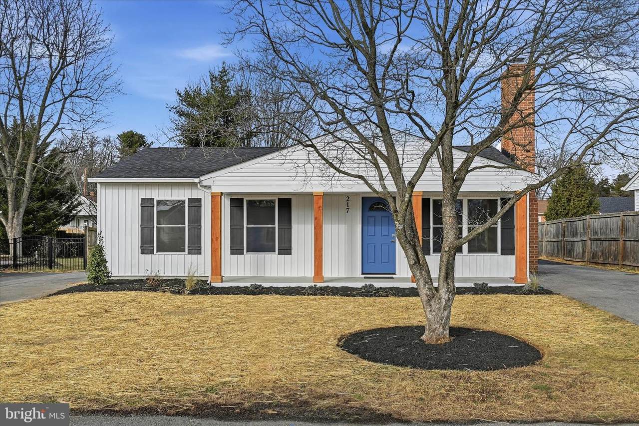 217 Myrtle Avenue - Photo 1