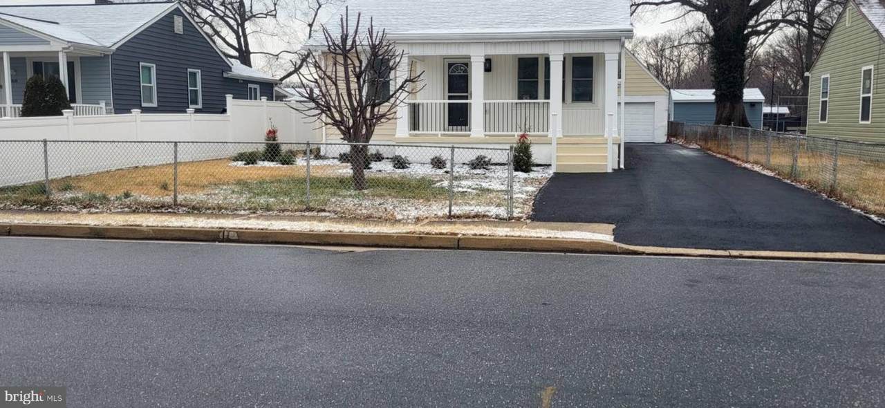 910 Renfrew Street - Photo 1