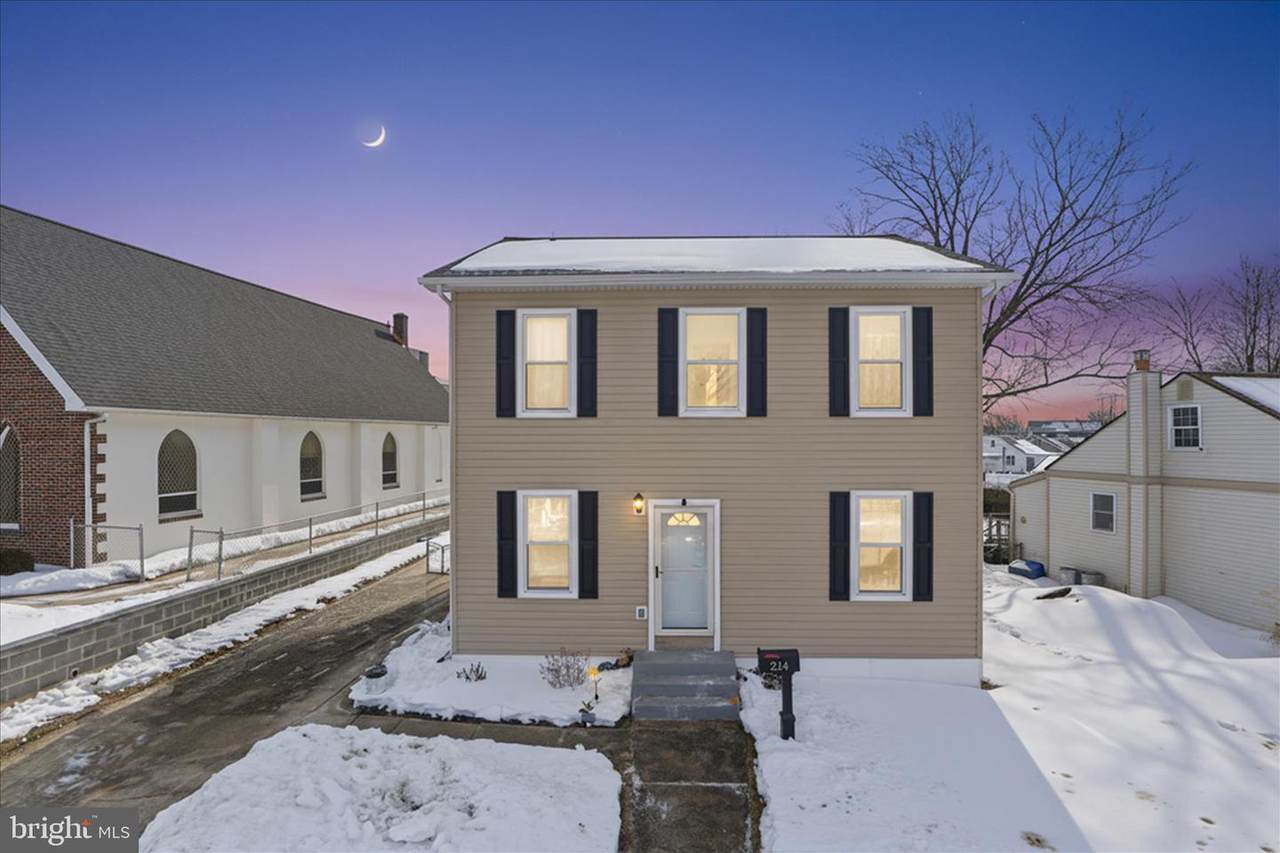 214 Oakwood Road - Photo 1