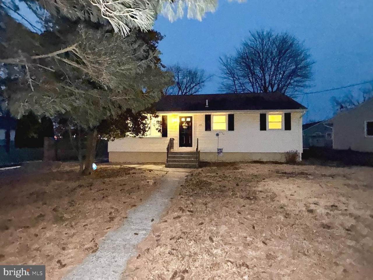 115 Gloucester Avenue - Photo 1