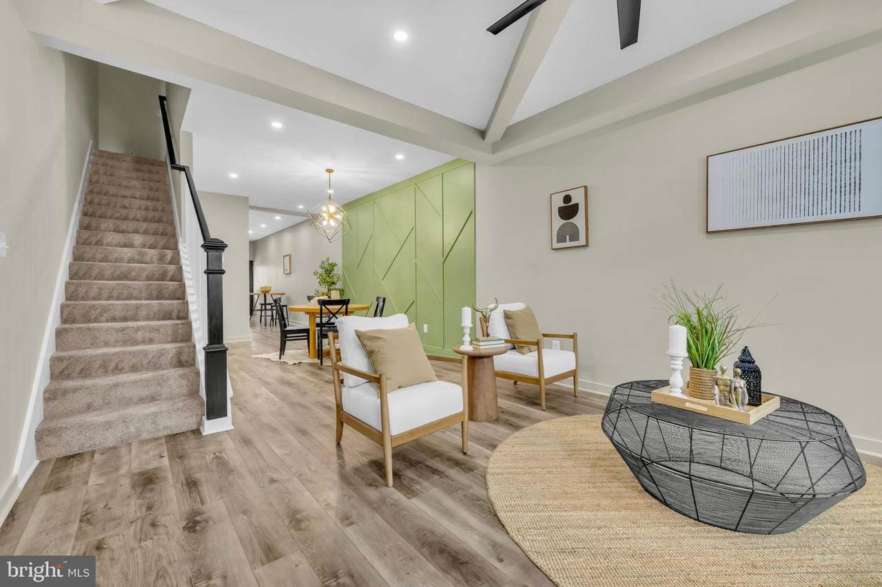 704 20TH Street - Photo 1