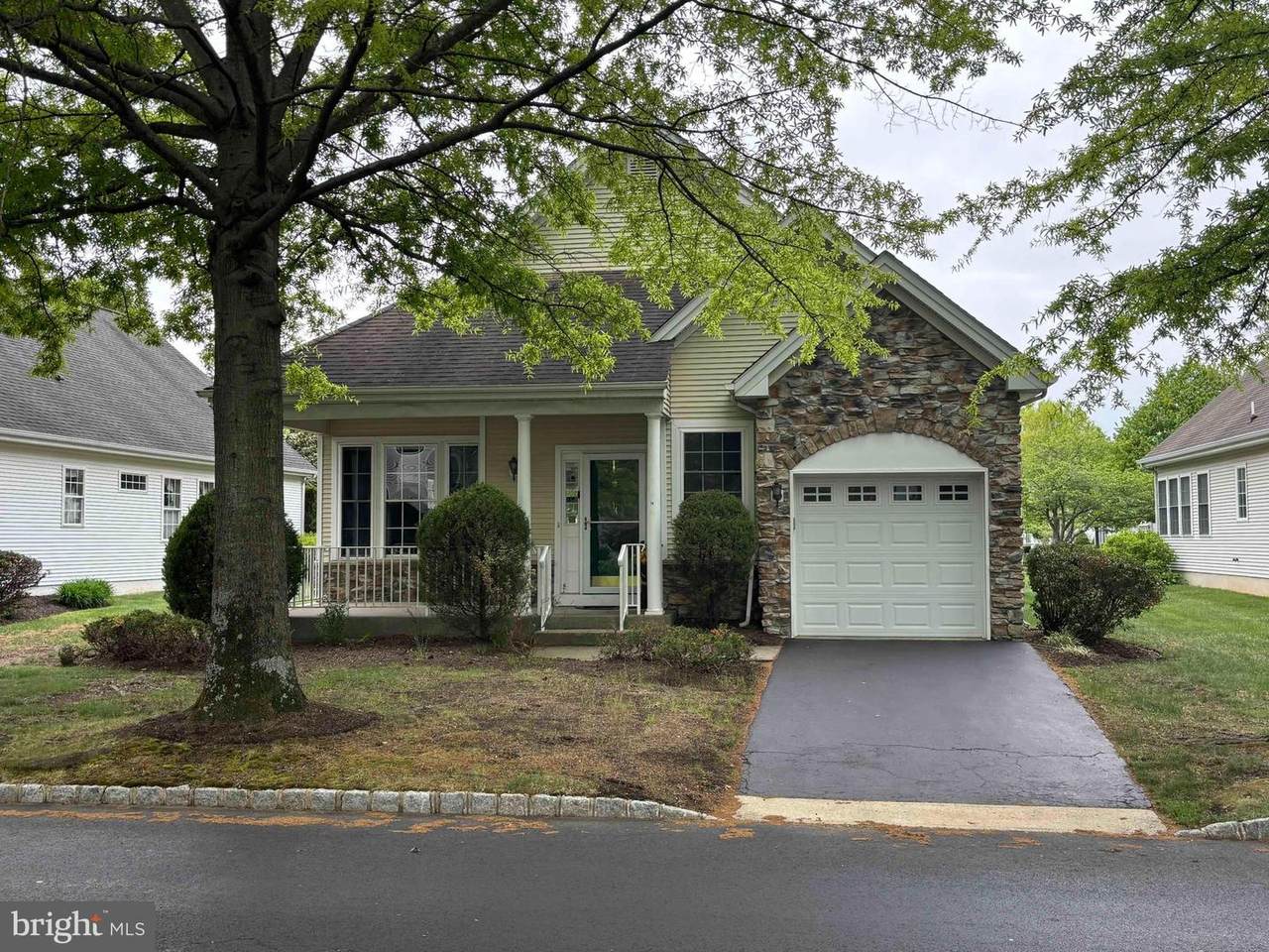 14 Hummingbird Drive - Photo 1