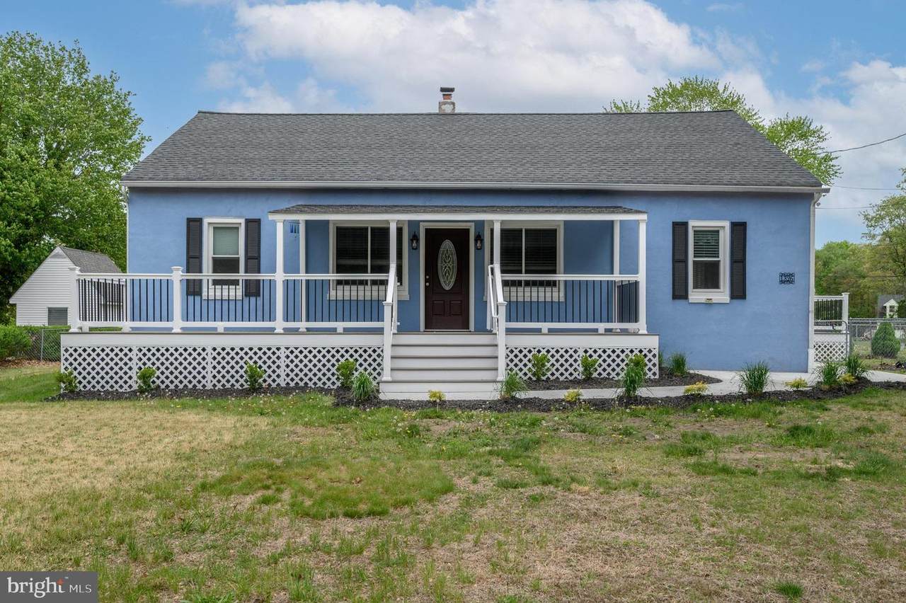 1326 Herbert Boulevard - Photo 1