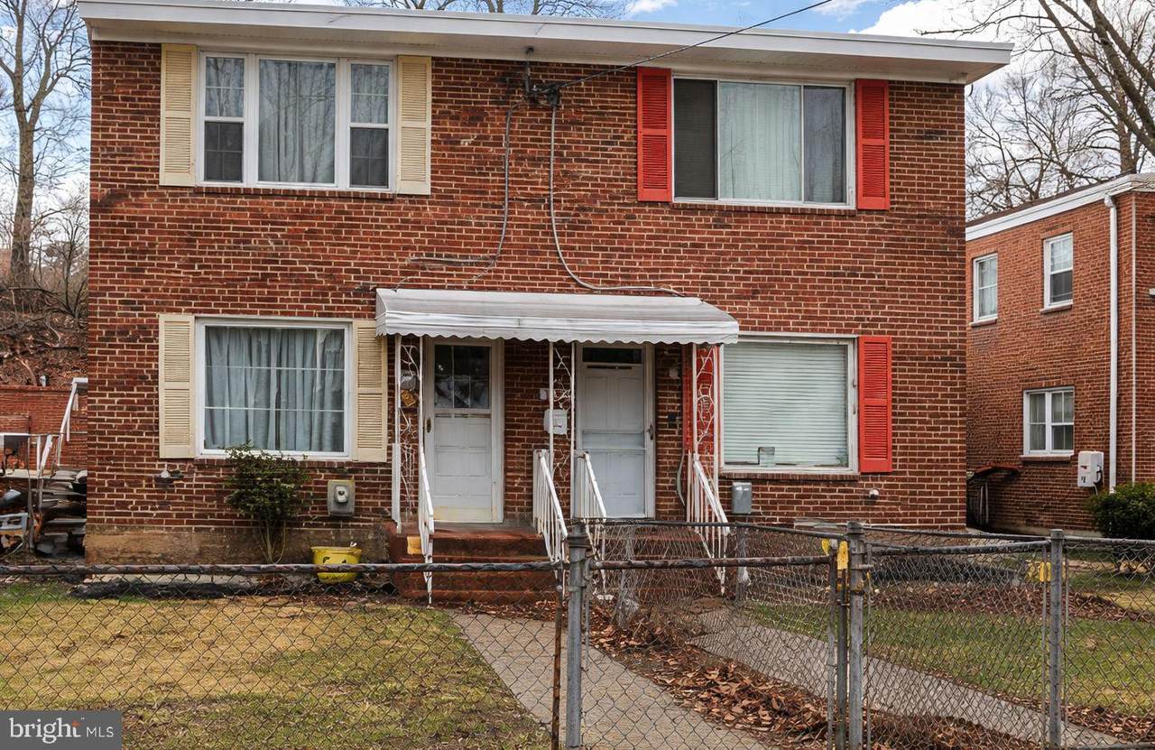 1525 Fort Dupont Street - Photo 1