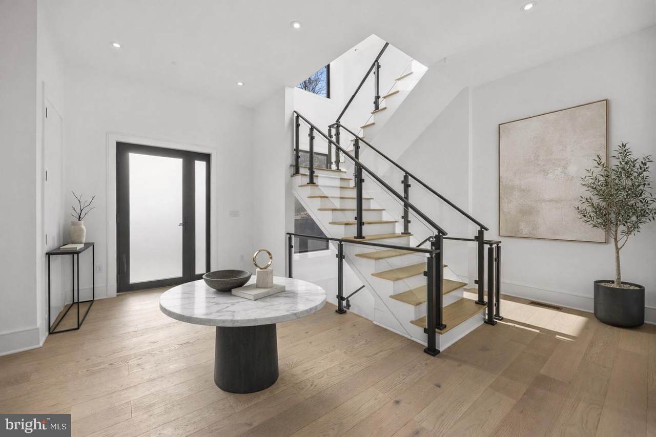 https://bt-photos.global.ssl.fastly.net/brightmls/1280_boomver_3_804519204120-2.jpg