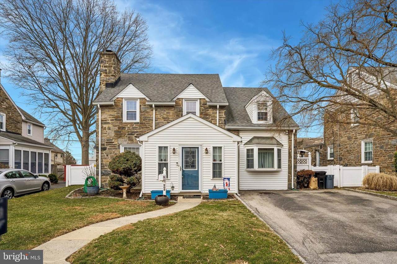 908 Roberts Avenue - Photo 1