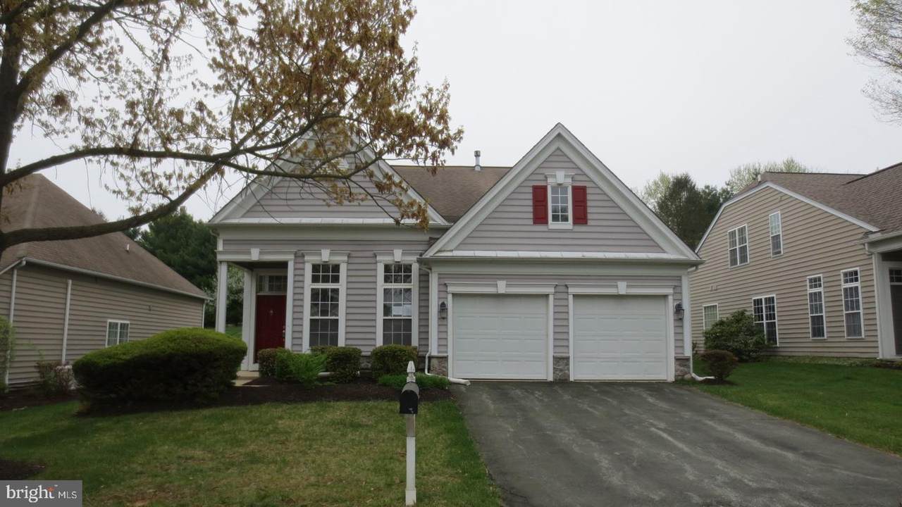 458 Mimosa Circle - Photo 1