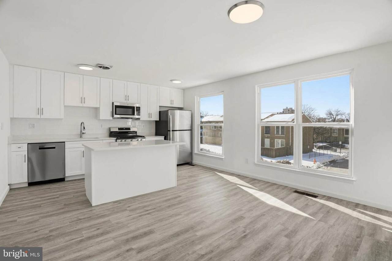 804 Arnold Court - Photo 1