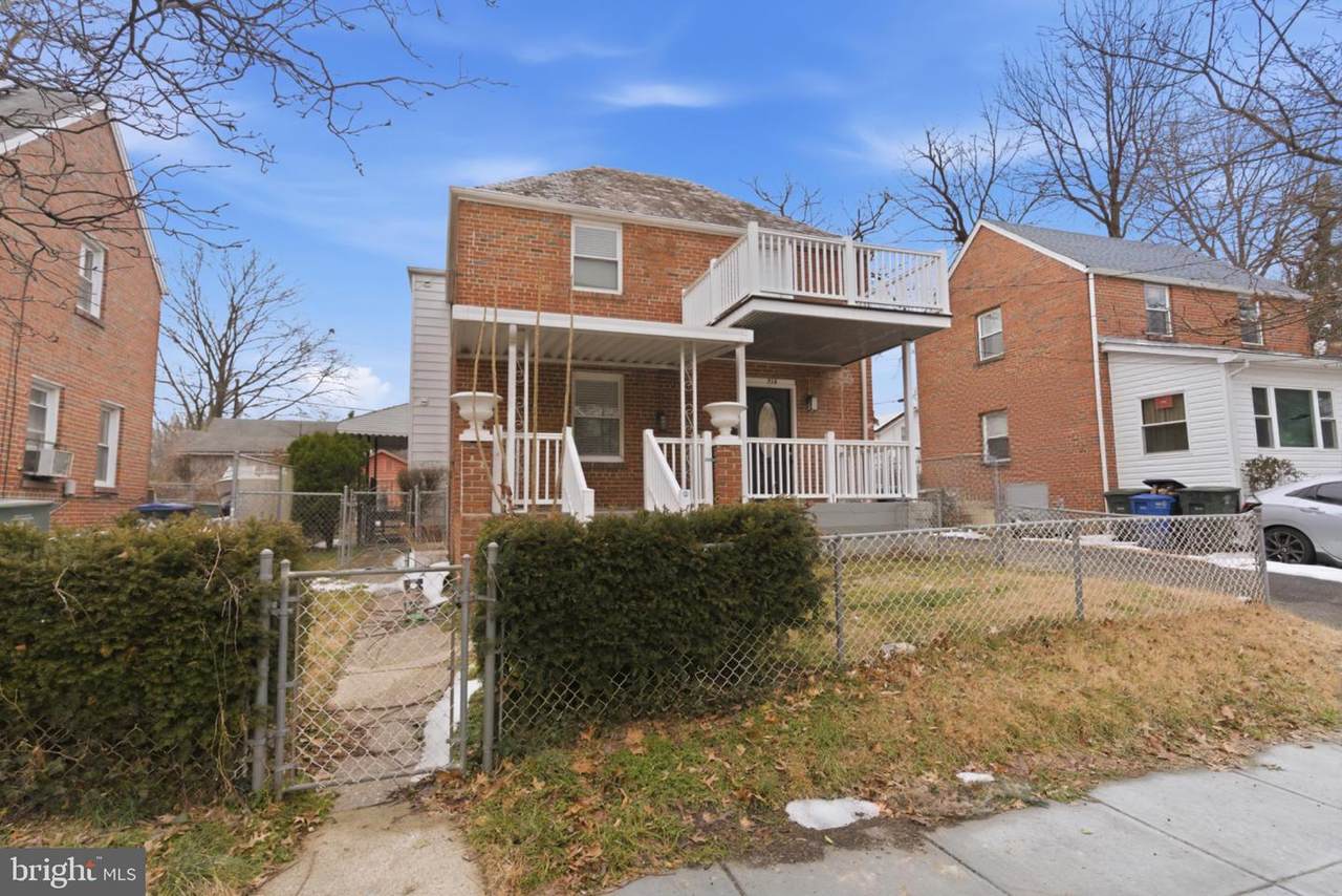 716 Croissant Place - Photo 1