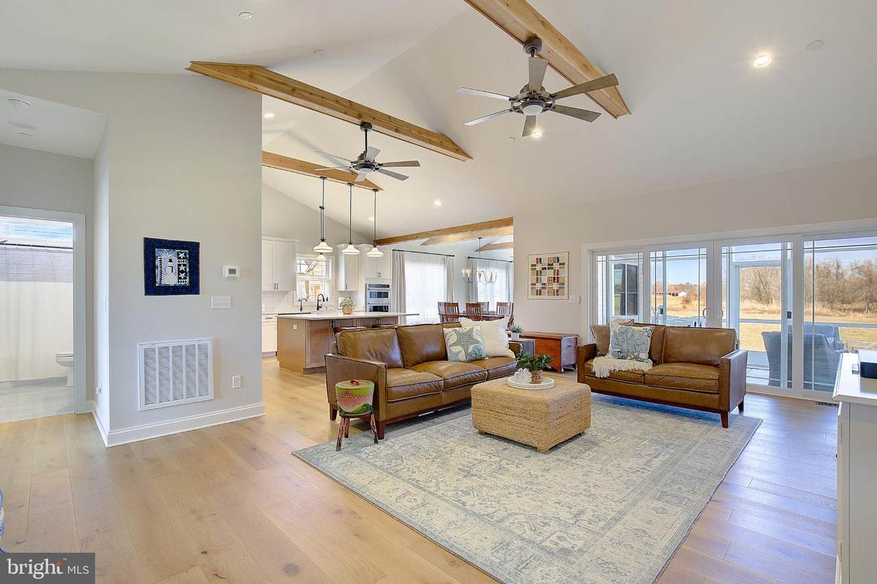 https://bt-photos.global.ssl.fastly.net/brightmls/1280_boomver_3_804559789400-2.jpg