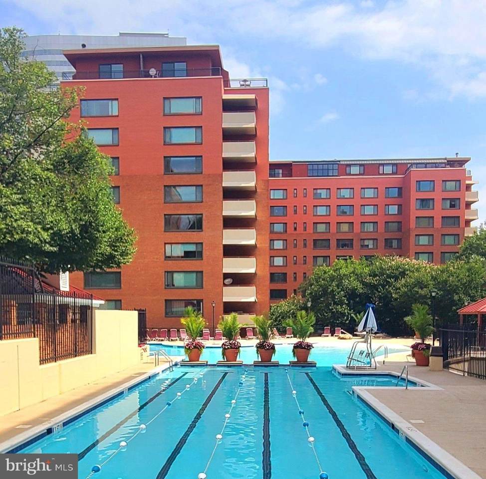 1021 Arlington Boulevard - Photo 1