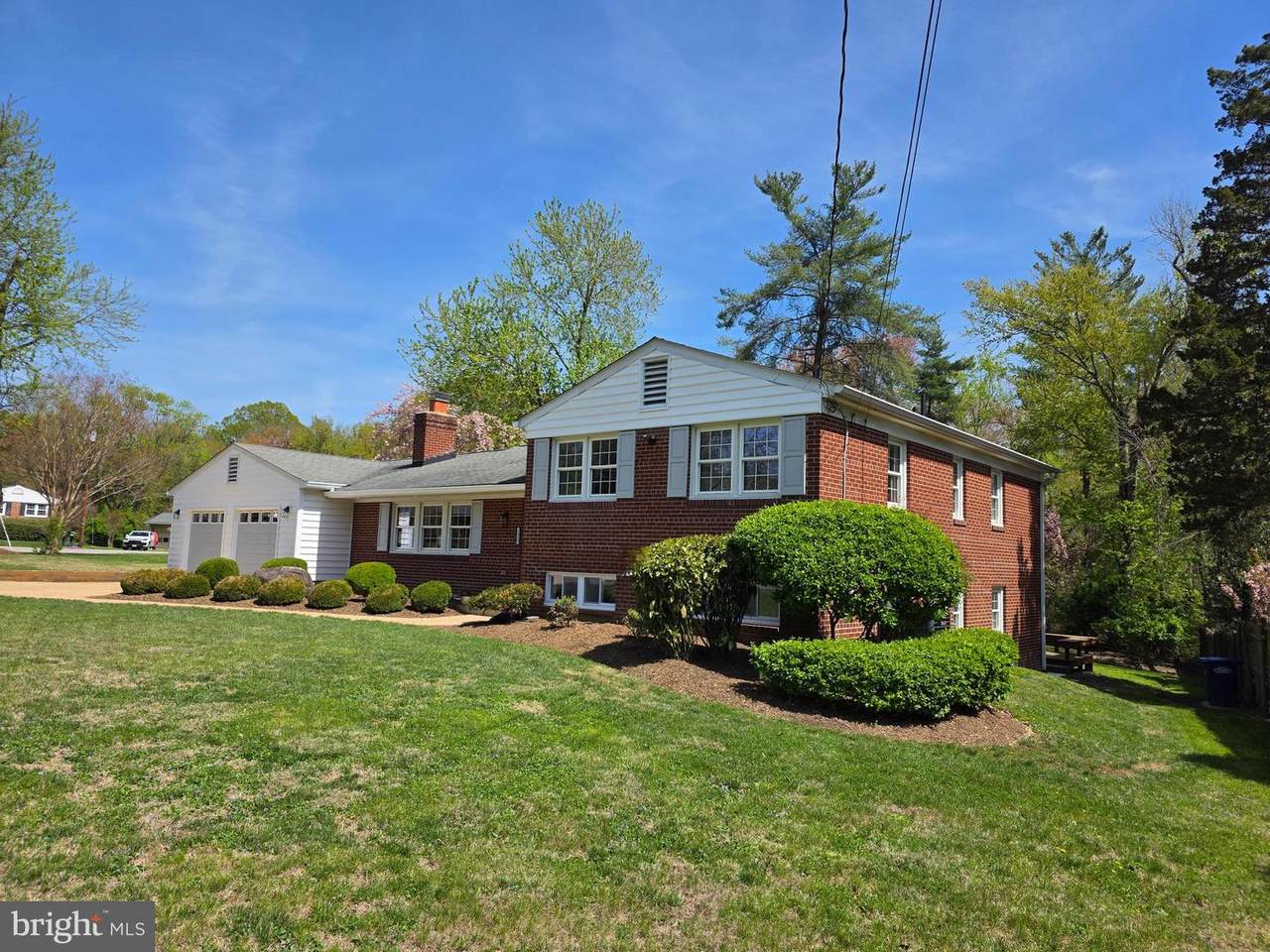 1915 Shannon Court - Photo 1