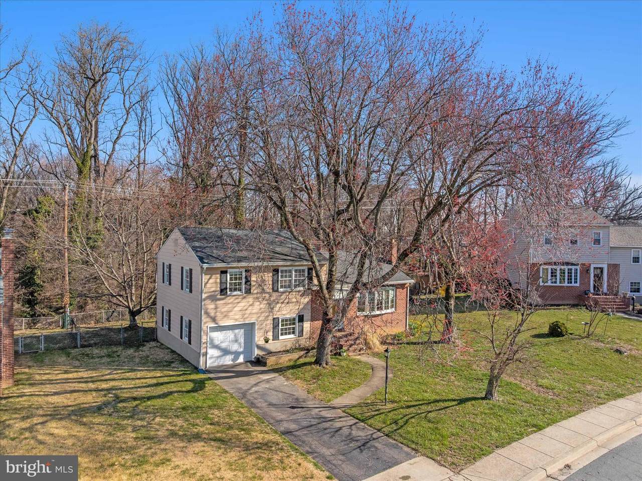 409 Laclair Avenue - Photo 1