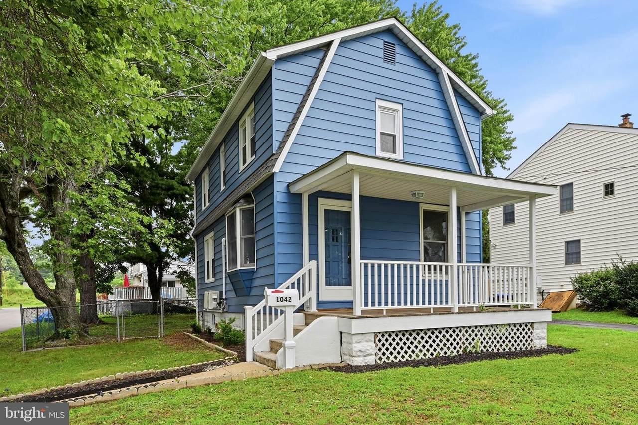 1042 Randall Avenue - Photo 1