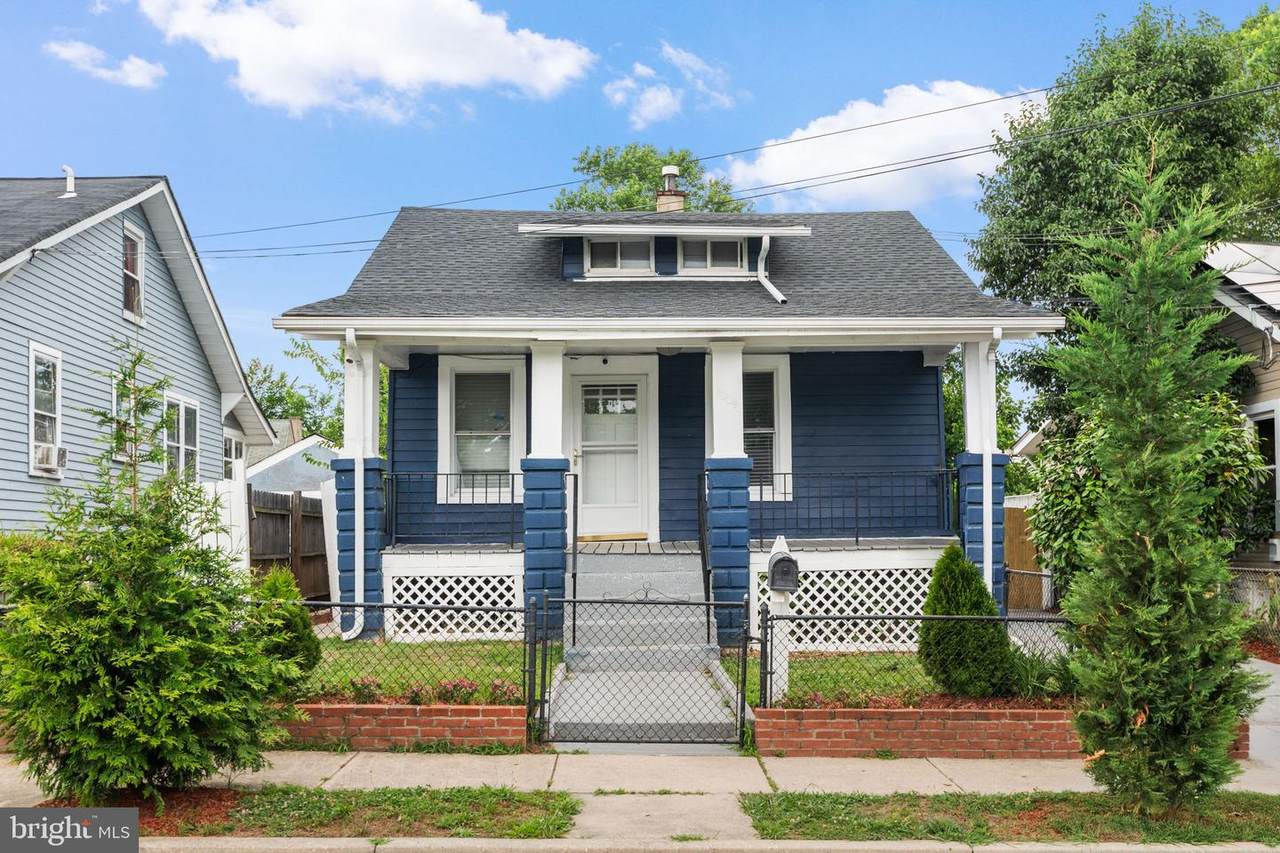 4004 Lawrence Street - Photo 1