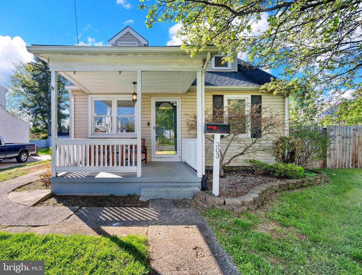 303 Willow Avenue - Photo 1