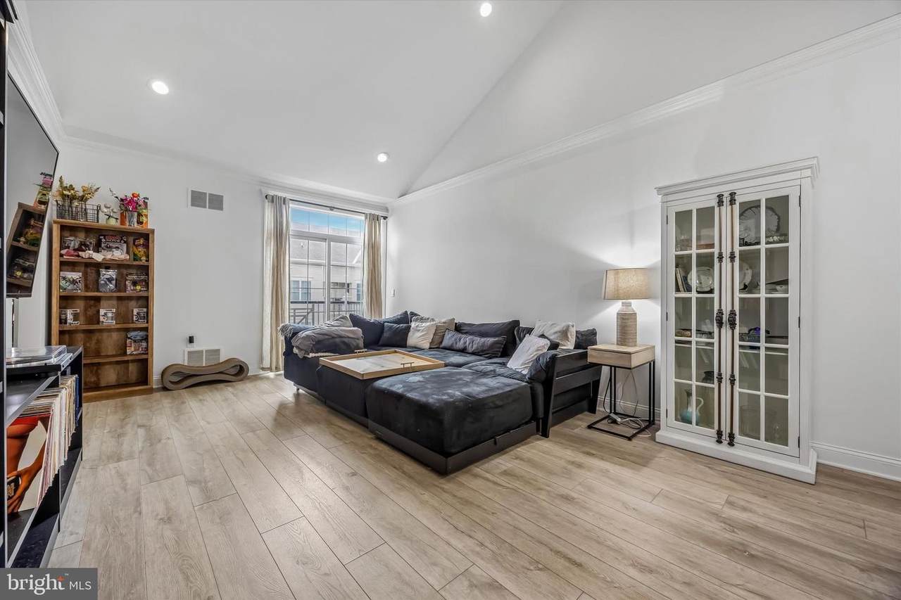 200 Elm Street - Photo 1