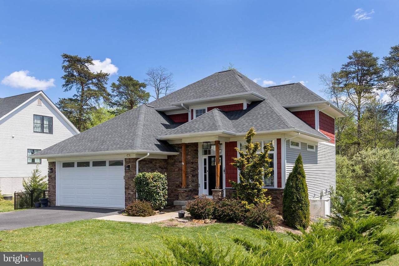 112 Colonial Drive - Photo 1