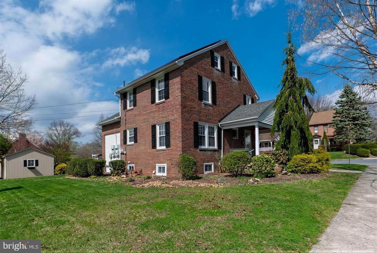 235 Pennsylvania Avenue - Photo 1