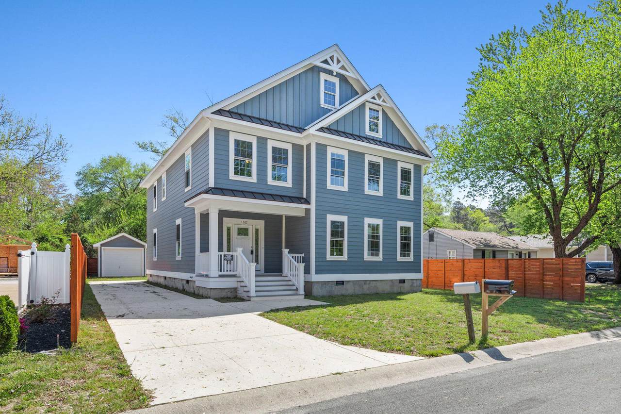 1107 Mineola Avenue - Photo 1