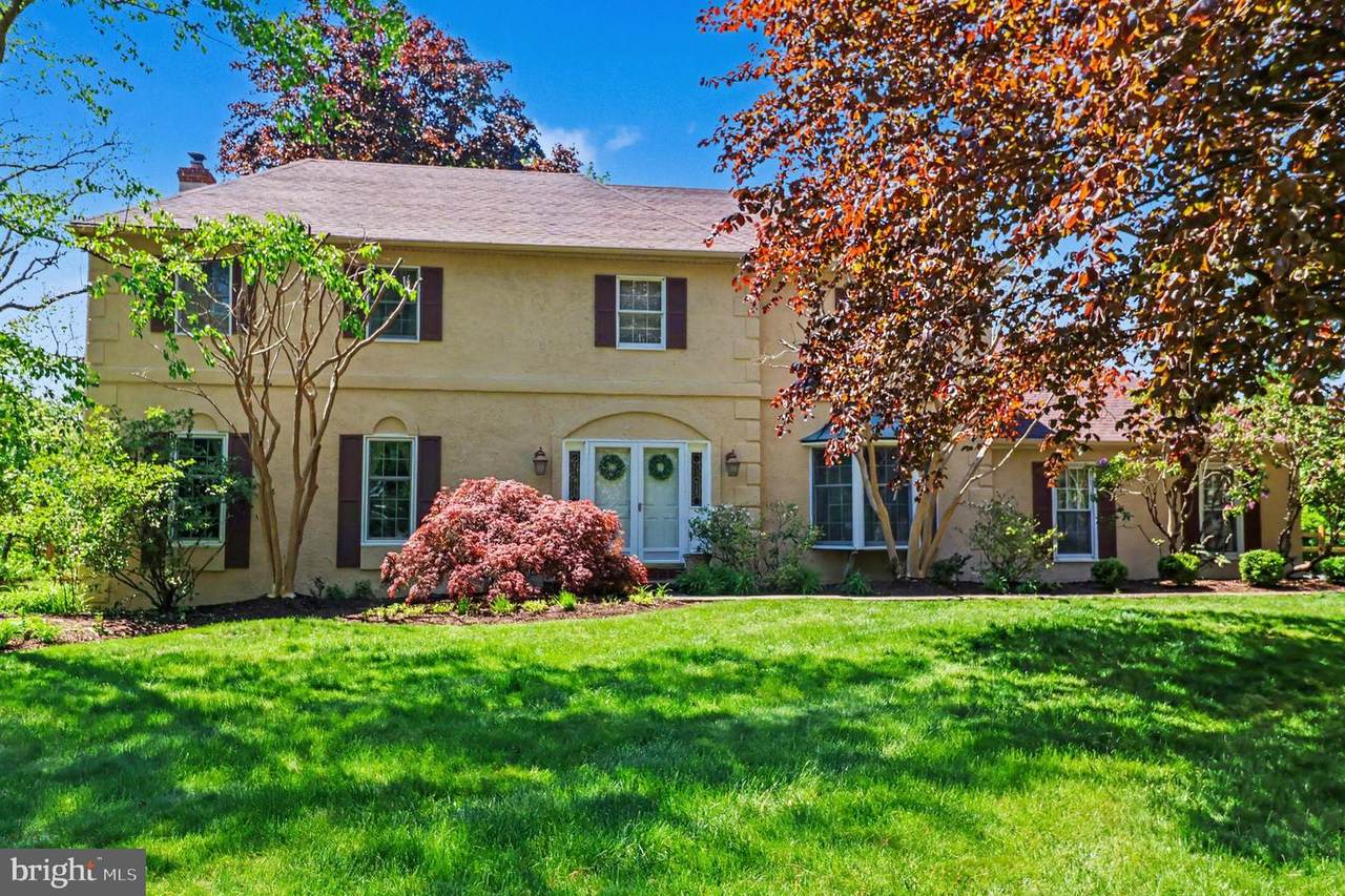450 Dundee Drive - Photo 1