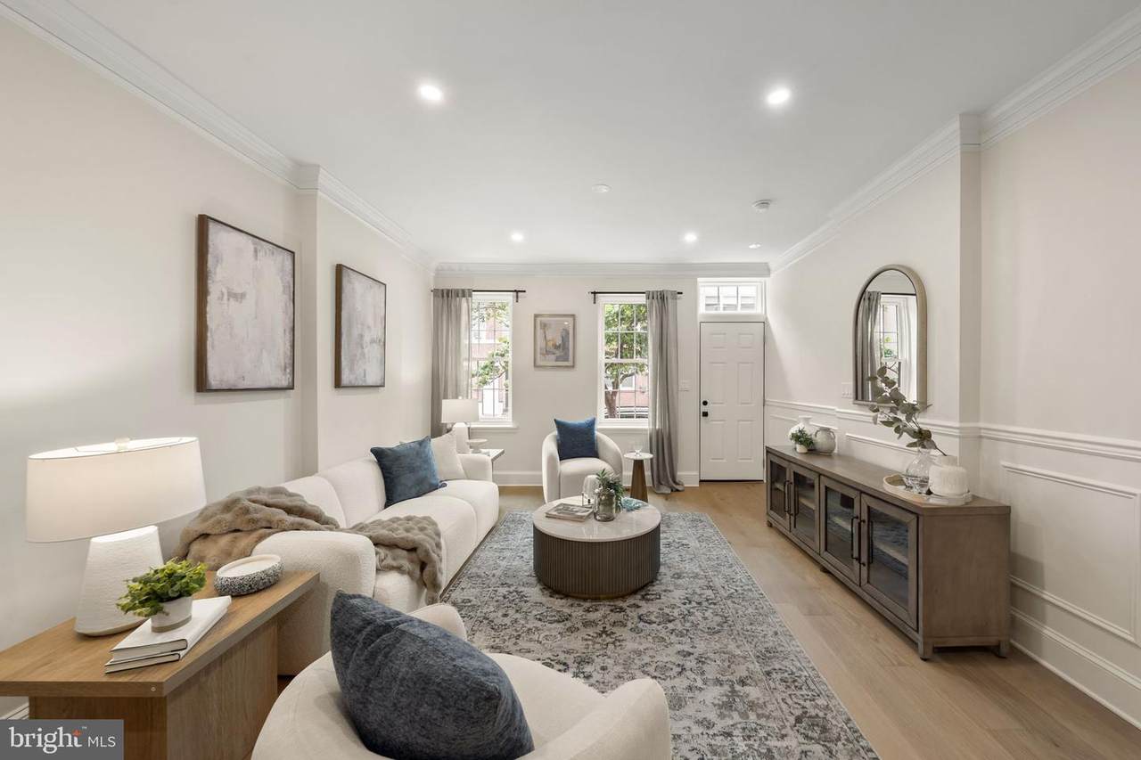 809 19TH Street - Photo 1