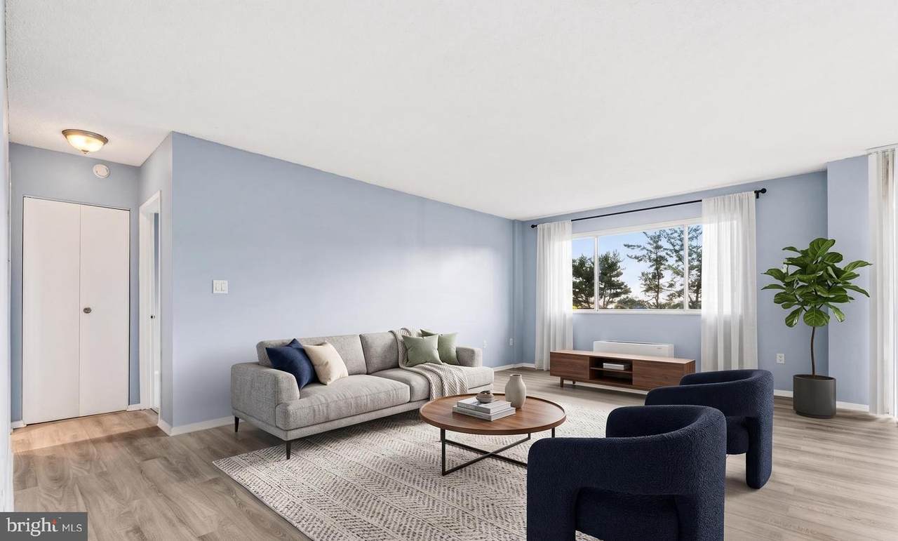 2059 Huntington Avenue - Photo 1