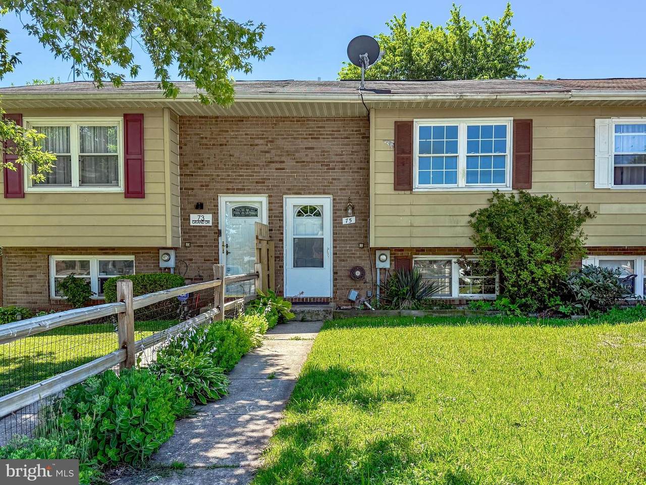75 Grand Drive - Photo 1