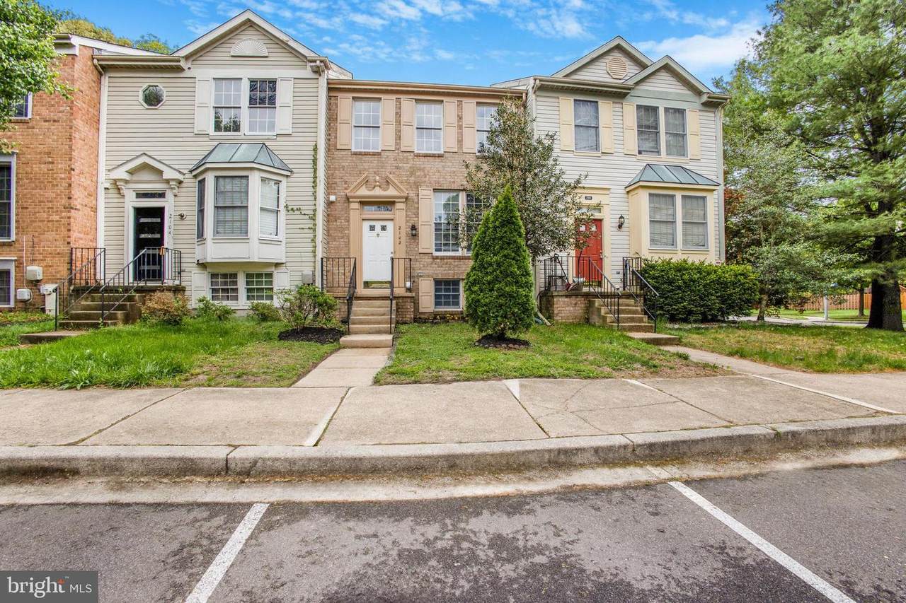 2102 Commissary Circle - Photo 1